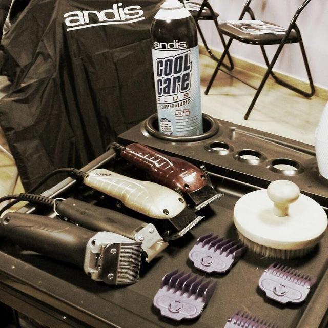 BARBERO - PELUQUERO