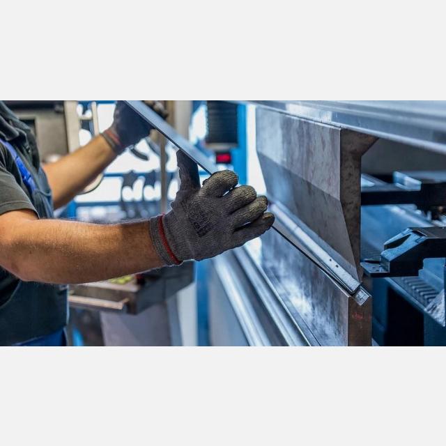 PLEGADOR/A CNC