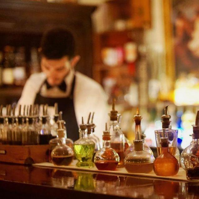 Barman / Barmaid