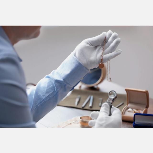 Luxury Jewellery Appraiser