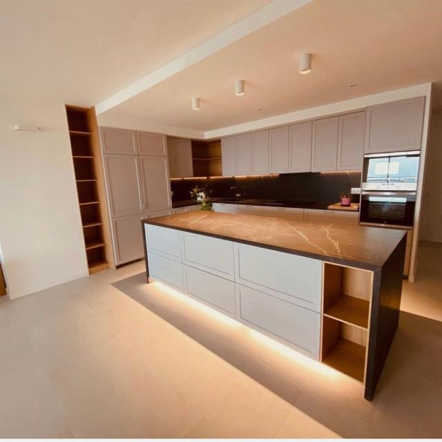 Ayudante/a Montador de Muebles