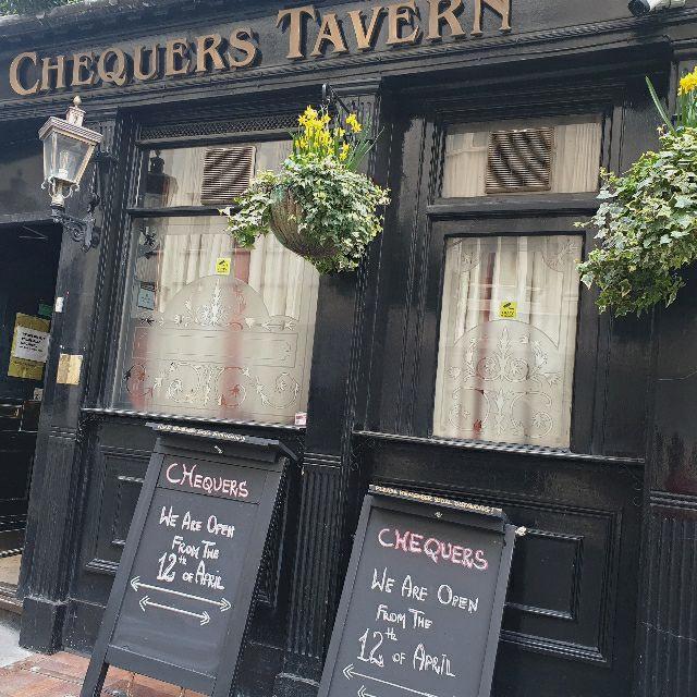 Bar / waiting staff