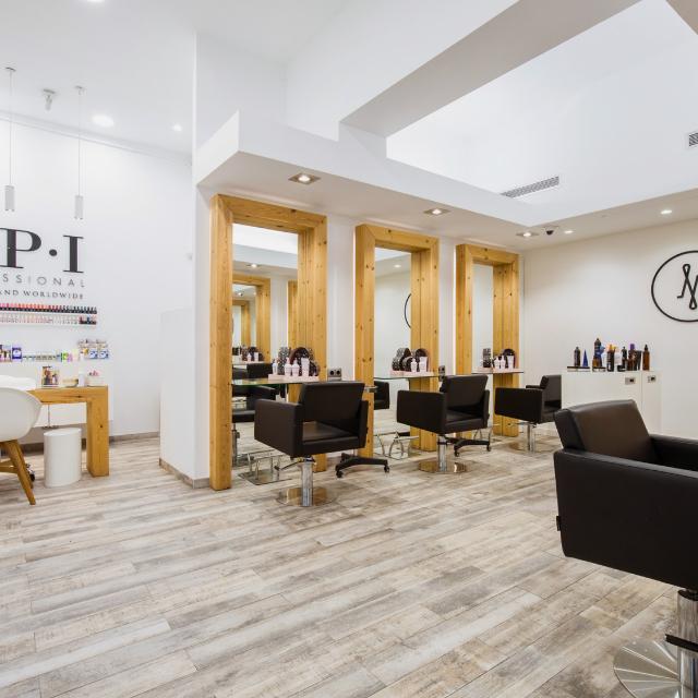 Oficial Primera Salón Peluquería
