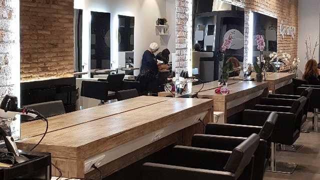 Oficial de Peluquería