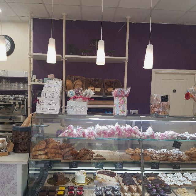 Camarer@ de cafeteria-pasteleria