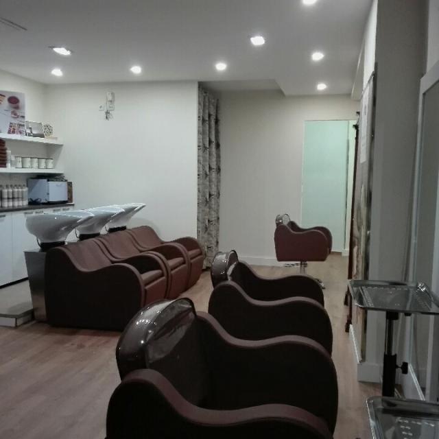 Oficial de Peluquería