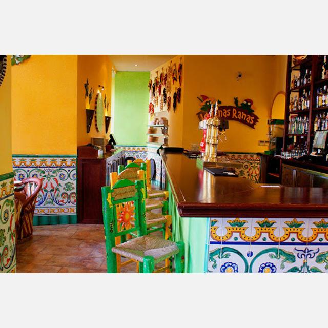 Ayudantes de sala y cocina