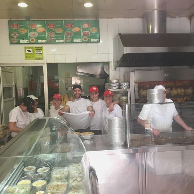 Ayudante/a de Cocina y dependiente