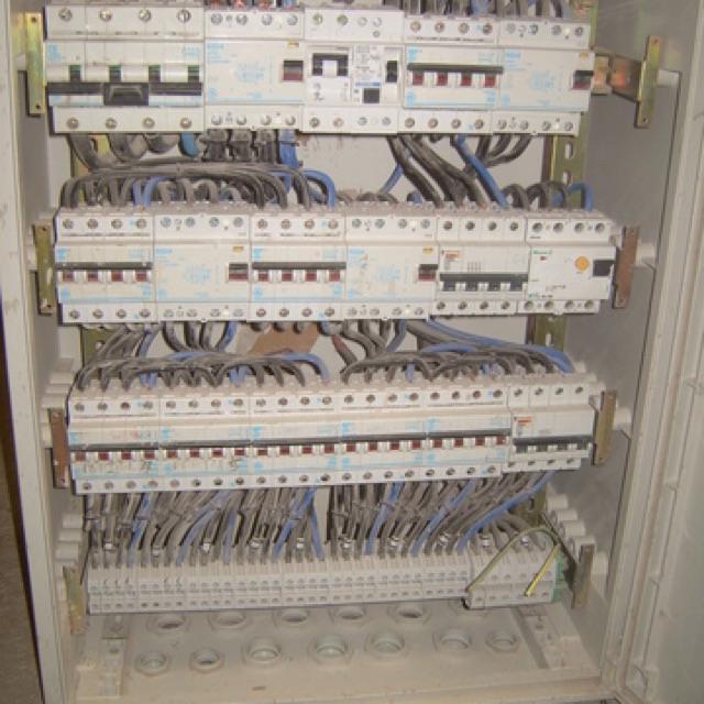 Electricista - Tecnico mantenimiento (Vitoria)