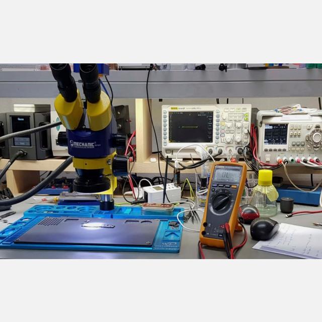 TÉCNICO REPARACIÓN MÓVILES