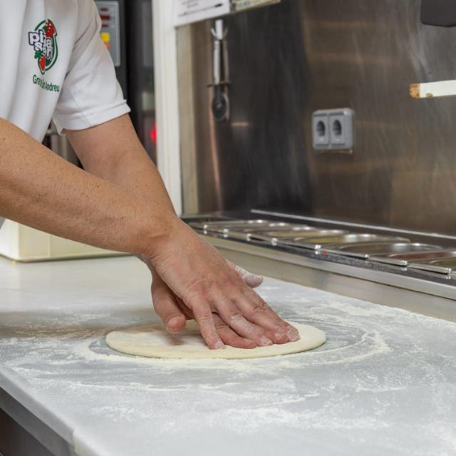 Ayudante/a de Pizzería y Repartidor
