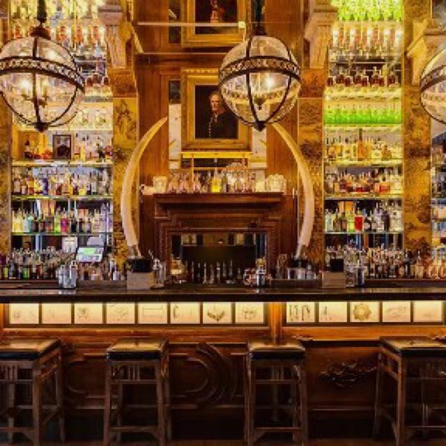 Barman / Barmaid
