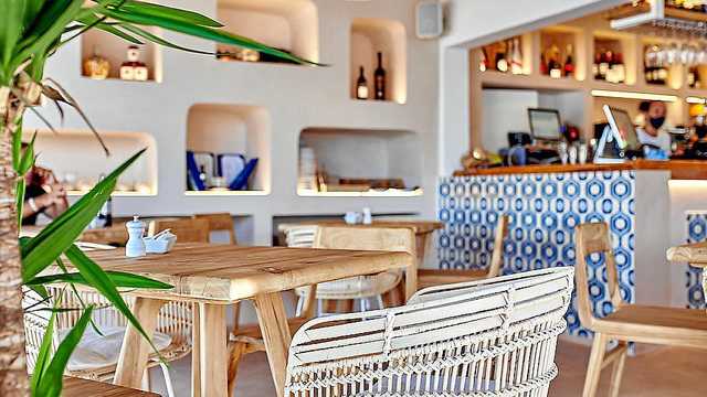 Cocinero/a y Ayudante/a de Cocina