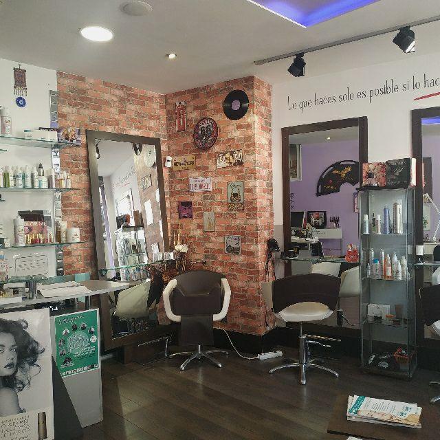 Oficial de Peluquería