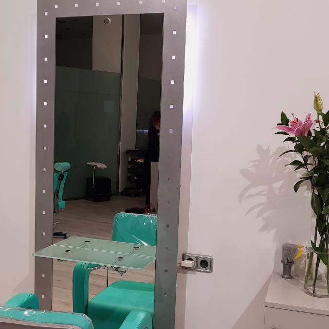 OFICIAL DE PELUQUERÍA