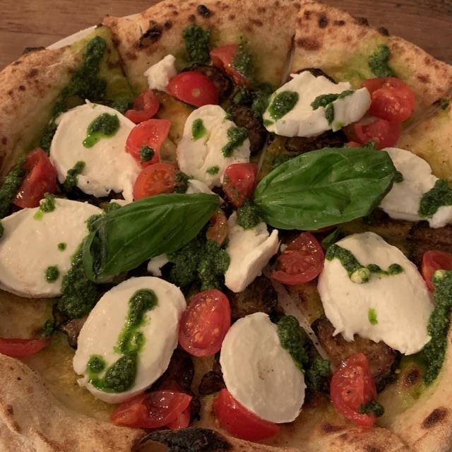 Junior pizza chef