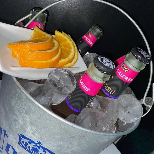 Shishero con conocimientos coctelería