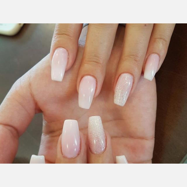 Manicurista Técnica Uñas Acrilicas