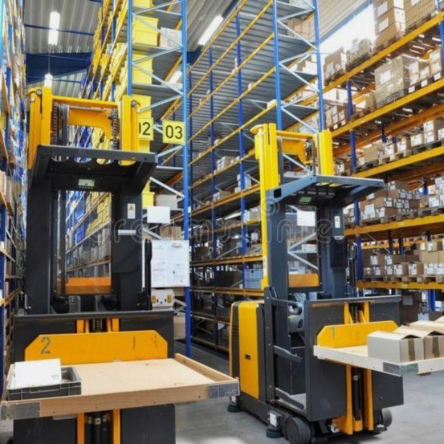 Mozo almacén, Encargado de almacén,
Comercial,
Repartidor