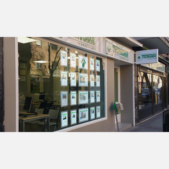 SUELDO FIJO (1092€ NETOS) + COMISIONES + CONTRATO INDEFINIDO