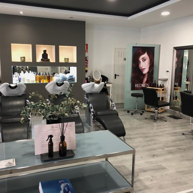 Oficial de Peluquería