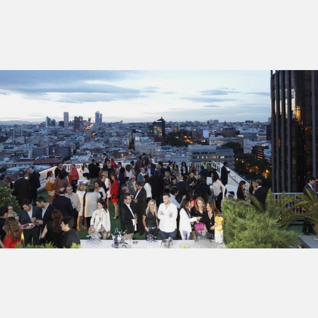 Camarer@s y Hostess 18HRS, para importante grupo de hoteles en Madrid