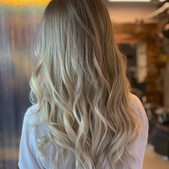 Oficial de Peluquería