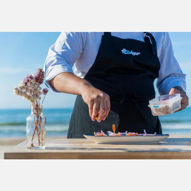 Camarero/a y Ayudante/a de Cocina