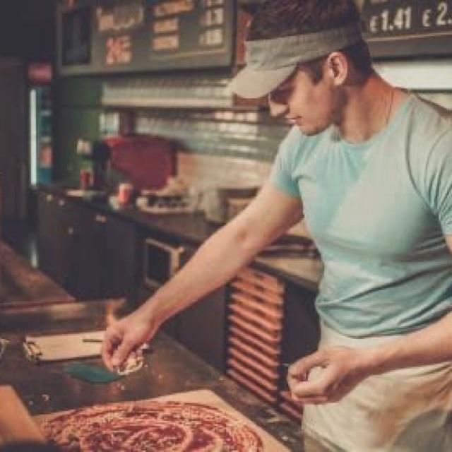 Aprendiz pizzero y office