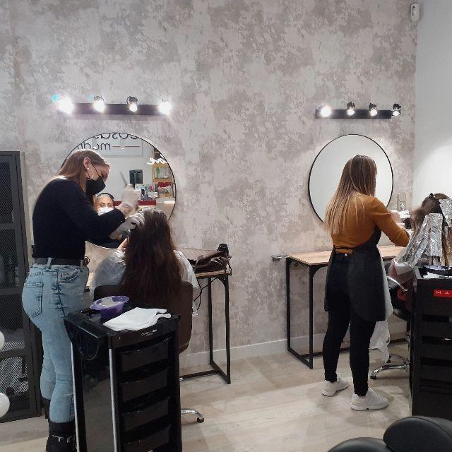 Oficial de Peluquería