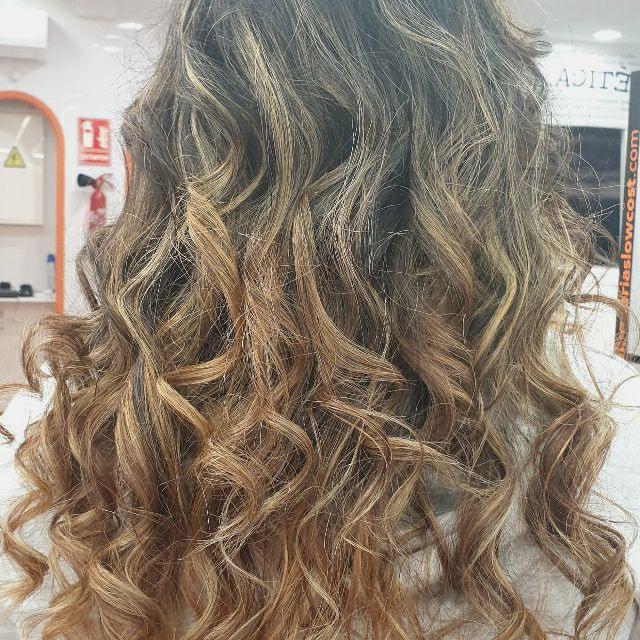 OFICIAL/A DE PELUQUERÍA