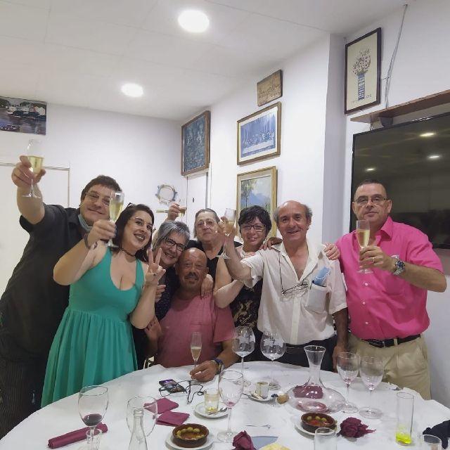 Camarero/a y Ayudante/a de Cocina