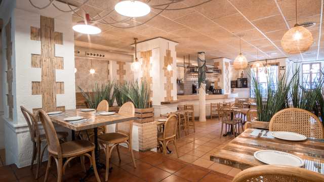 Ayudante/a de Cocina y Friegaplatos