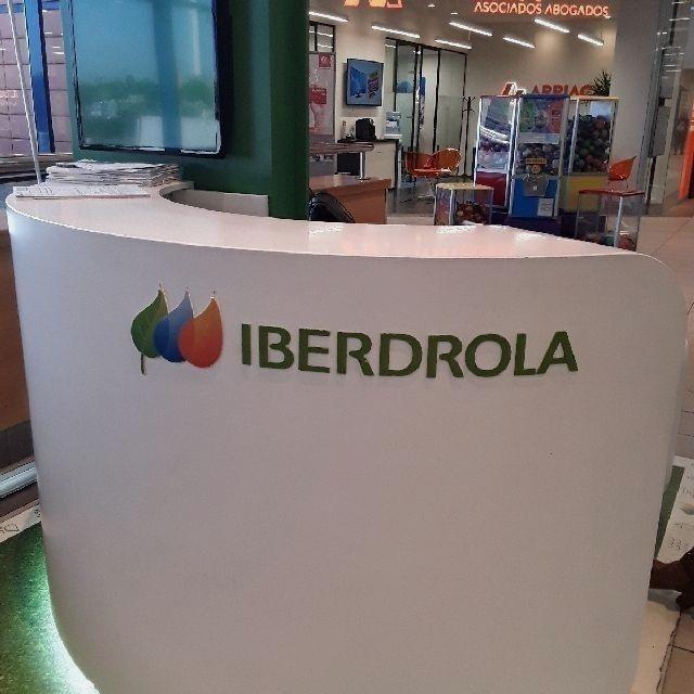 COMERCIAL- STAND