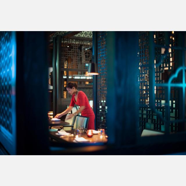 Commis Waiter / Waitress