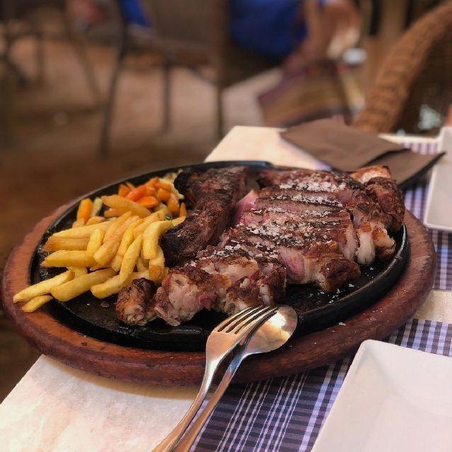 Camarero/a