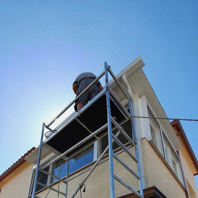 Peón carpintería metálica