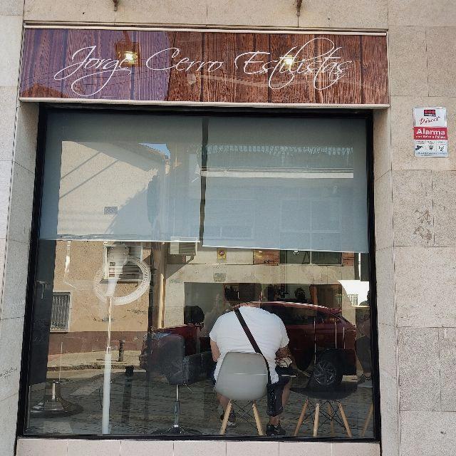 Oficial de Peluquería