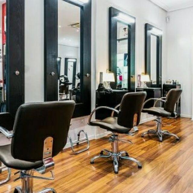 Oficial de Peluquería