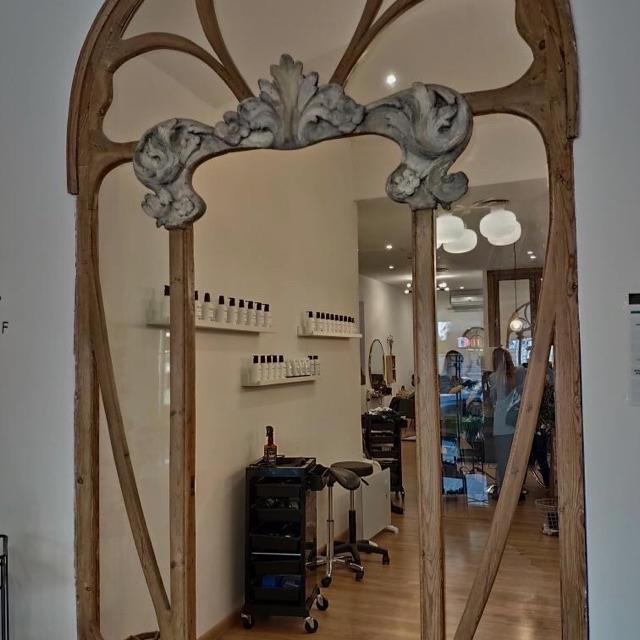 Oficial de Peluquería