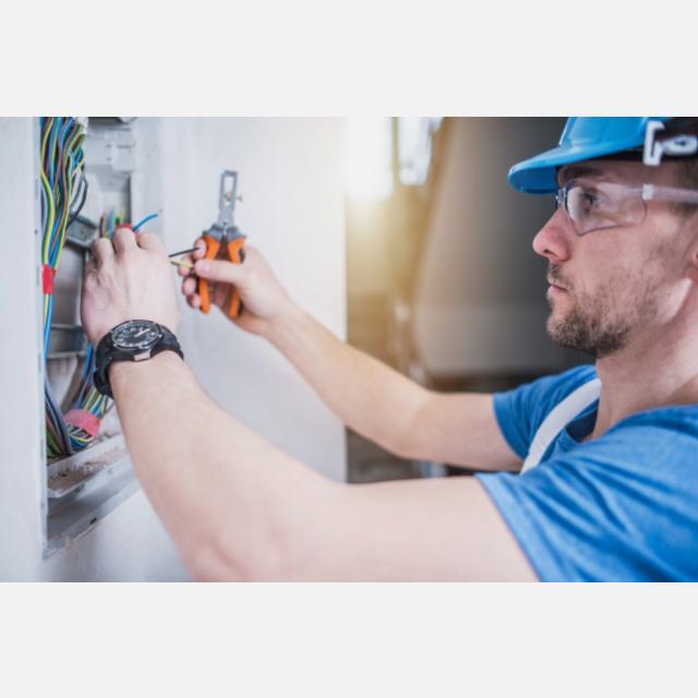 Técnico/a Electricista