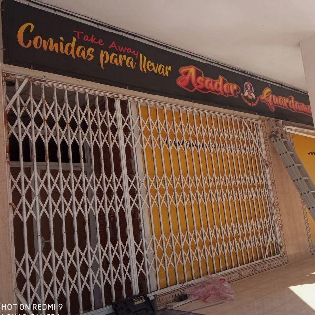 Camarero/a y Dependiente/a