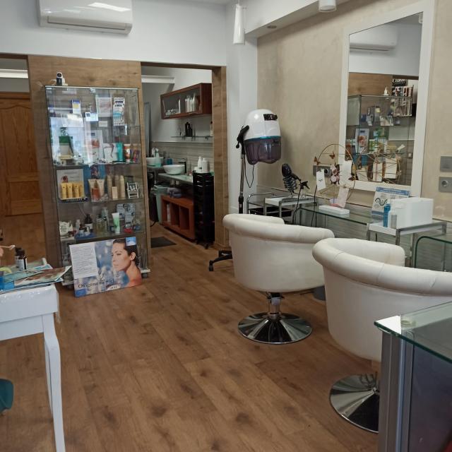 Oficial de Peluquería