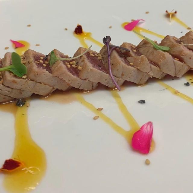 Cocinero/a y Ayudante/a de Cocina