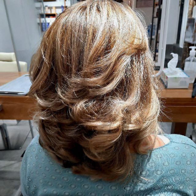 Oficial de Peluquería
