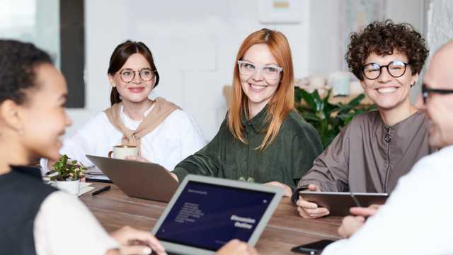 Atención al Cliente con Italiano Sector Bancario