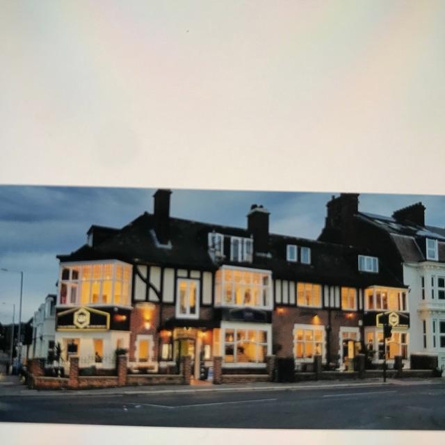 Head Waiter / Waitress/ kichen Porter