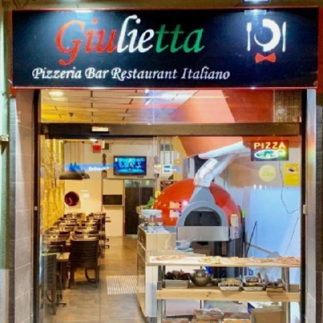 Nececitamos uno/a cocinero/a