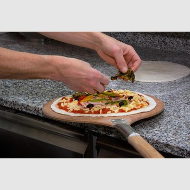 pizzero / auxiliar de tienda