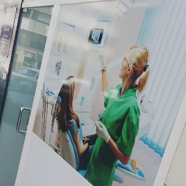 Implantologo dental, Odontólogo general